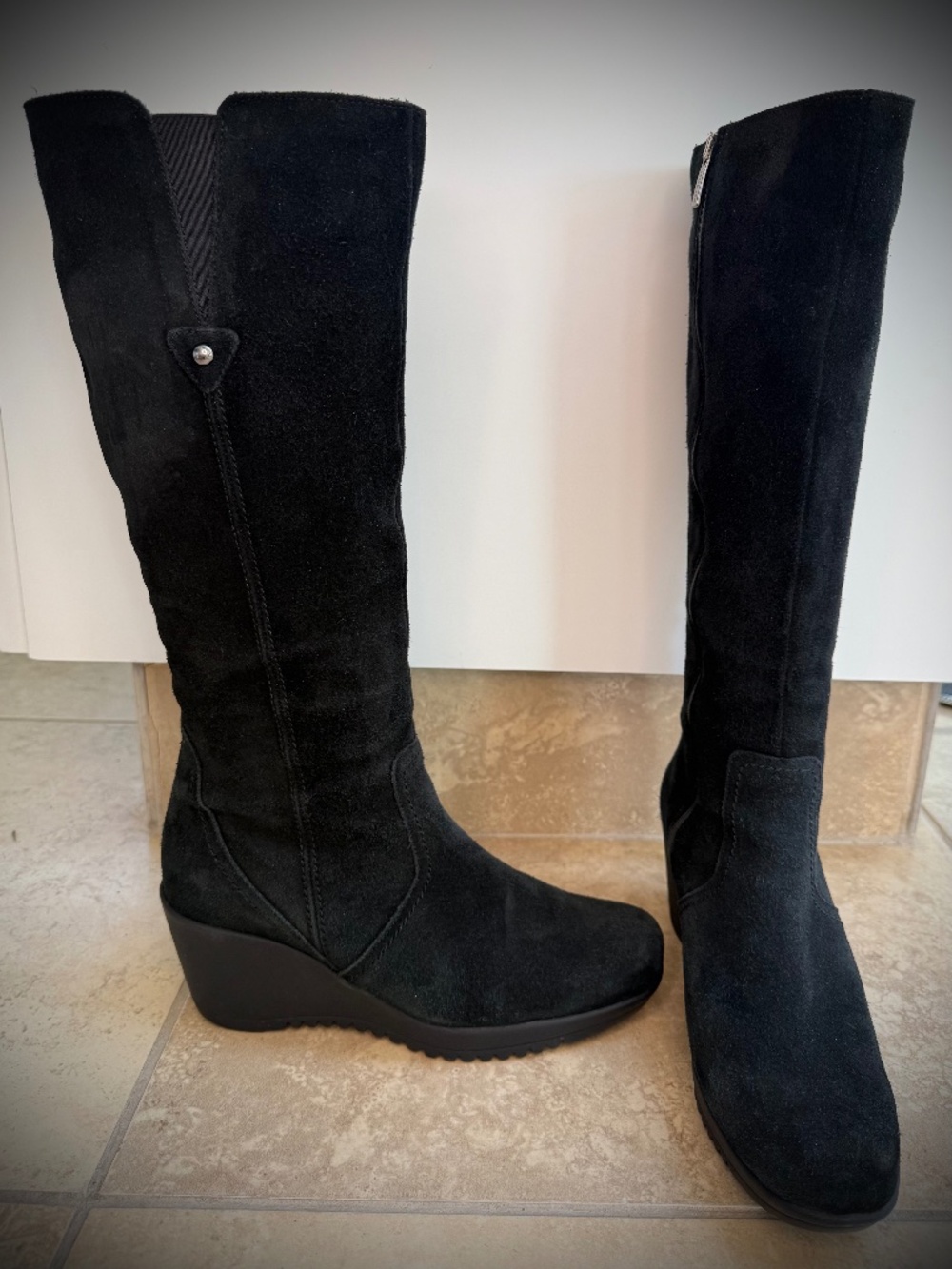 La Canadienne, Black Waterproof Suede, Knee-high Boots made in Canada, Sz 9